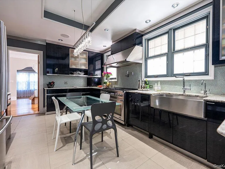 47 E Penn St — Photo 10