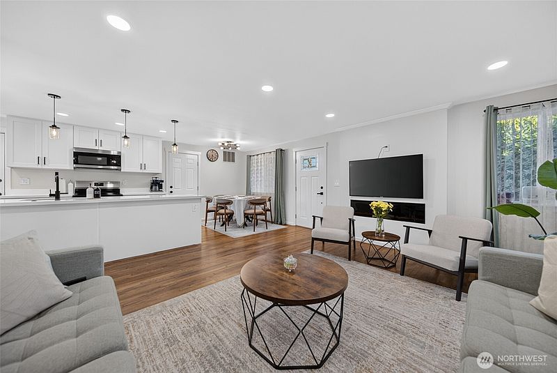 4th image of 233 S 301st Street