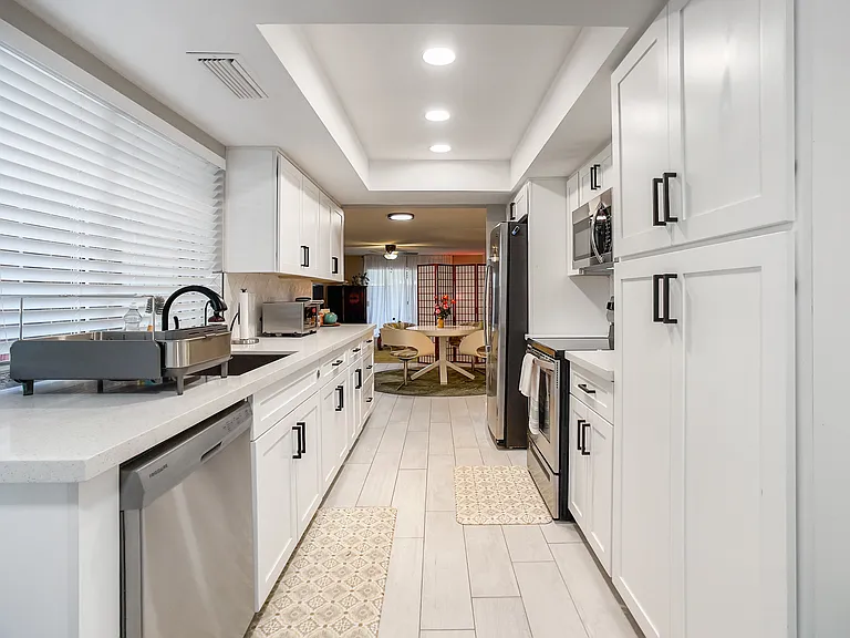 920 W Solcito Ln — Photo 23
