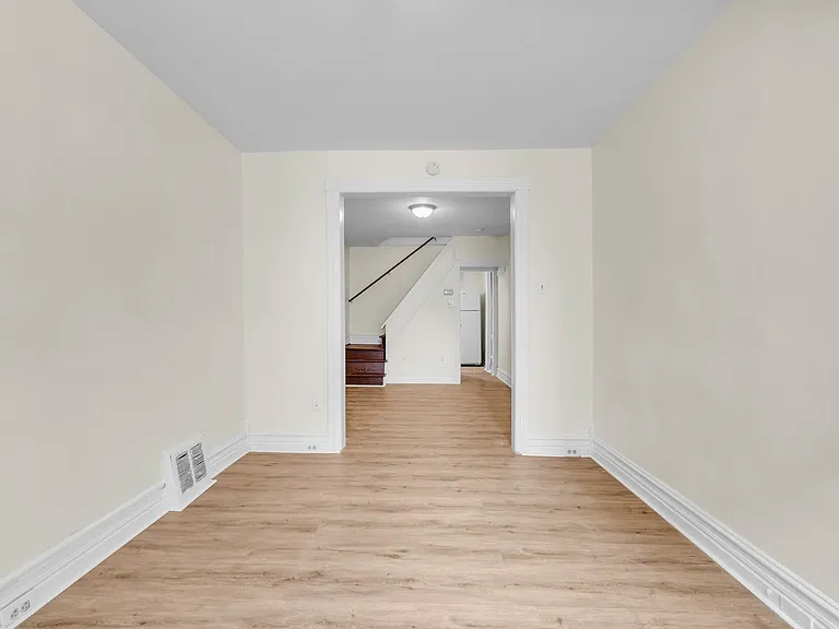 212 Peach St — Photo 2