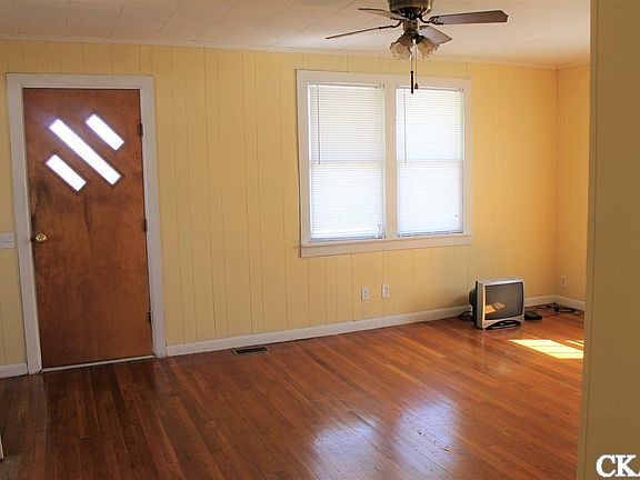 3rd image of 367 Somerset St