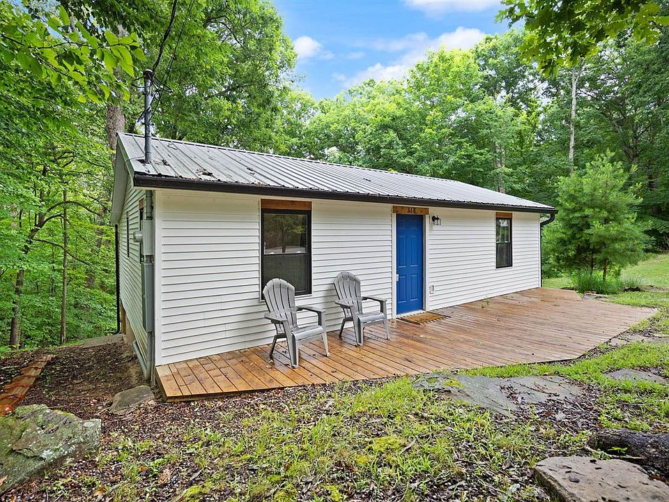 1st image of 318 Woodland Dr
