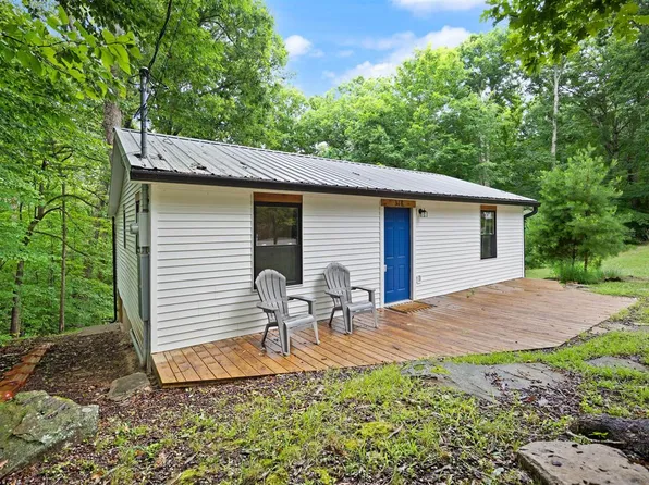 318 Woodland Dr, Mammoth Cave, KY 42259