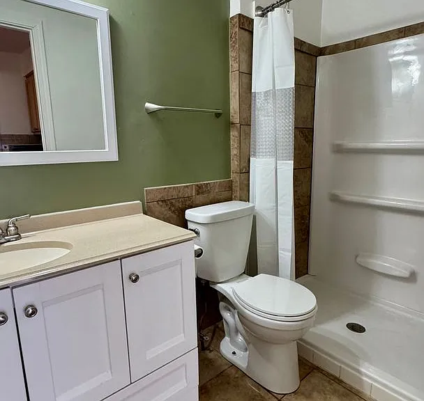 937 Leonard NW — Photo 8
