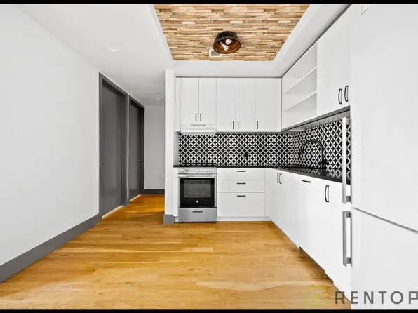 338 Evergreen Avenue image 1 of 13