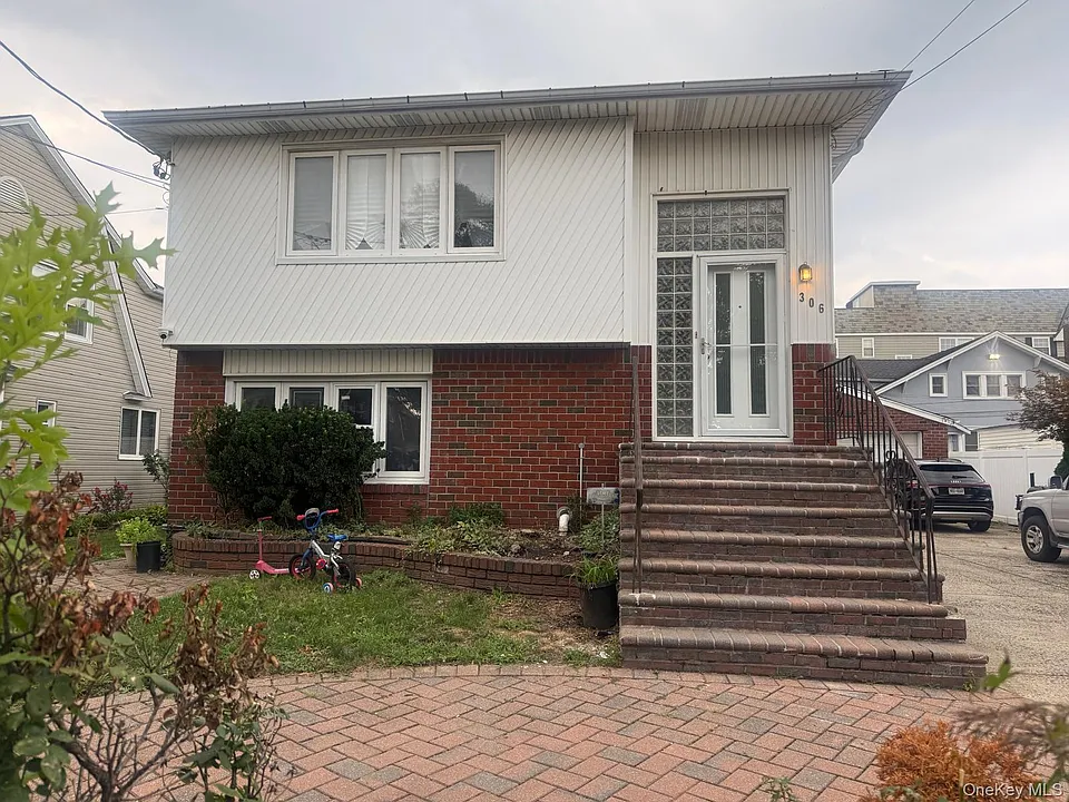 306 Hamilton Ave #2