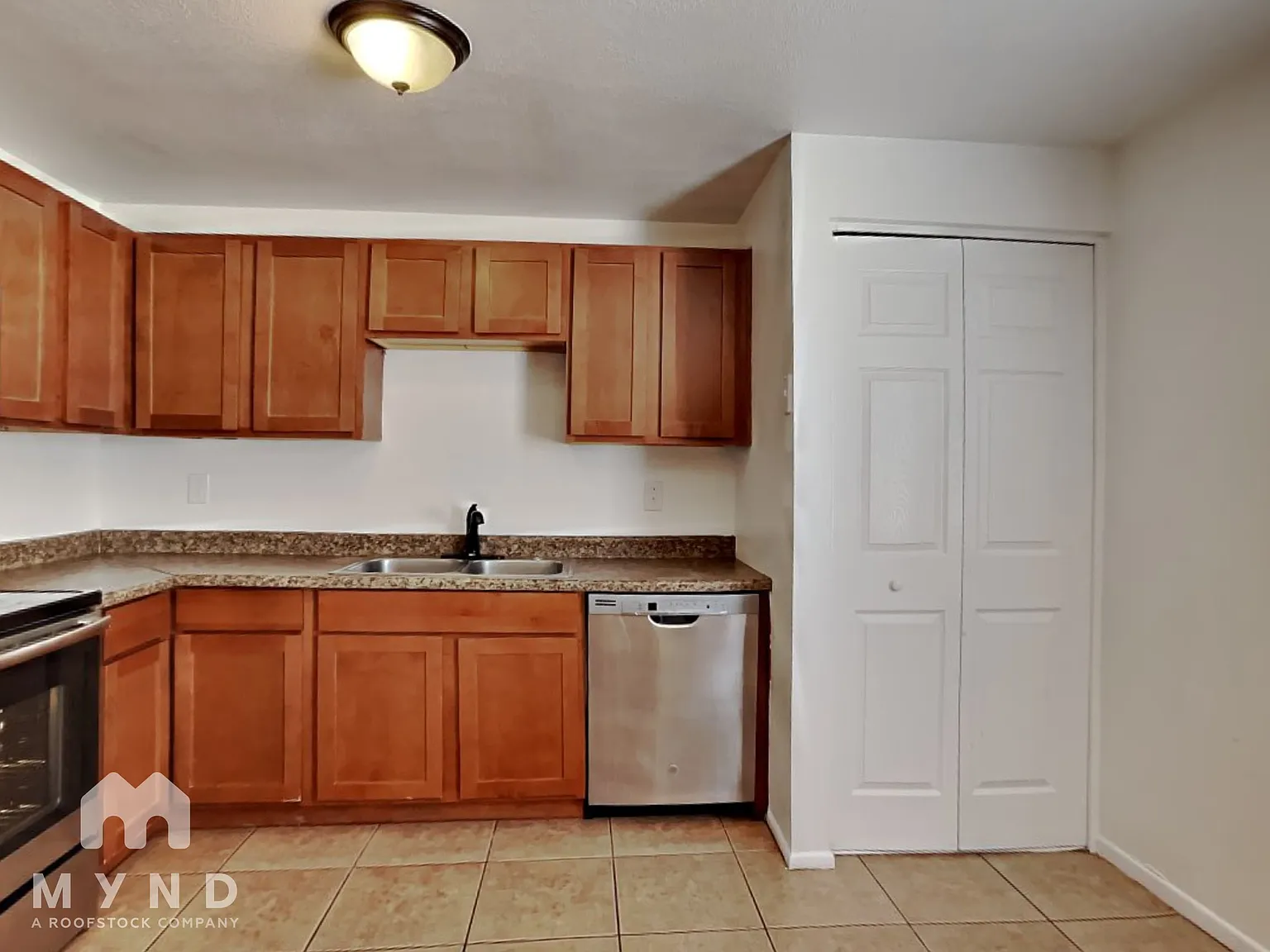 4 bed, 2.0 bath, 1869 sqft, $1,845 — Photo 3