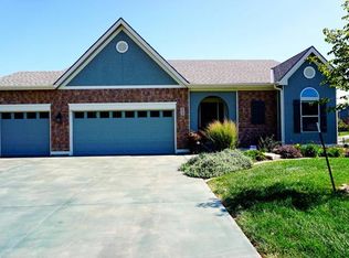 2112 Cove Ct, Lawrence, KS 66049