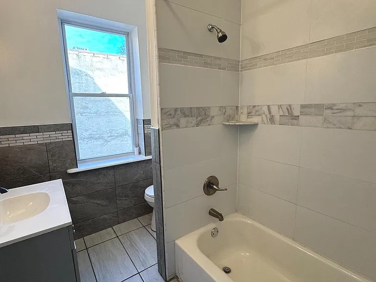2121 N 20th St #2 — Photo 3