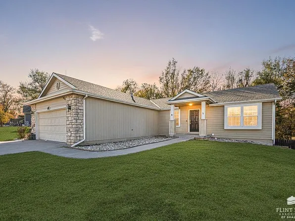 422 Navajo Rd, Junction City, KS 66441