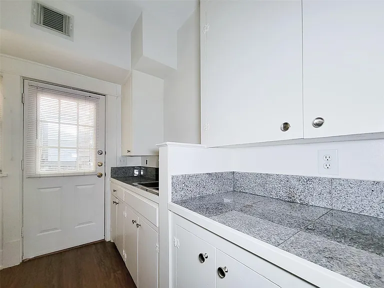 815 Sul Ross St #1 — Photo 13