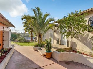 1084 Robertson Dr, Escondido, CA 92025