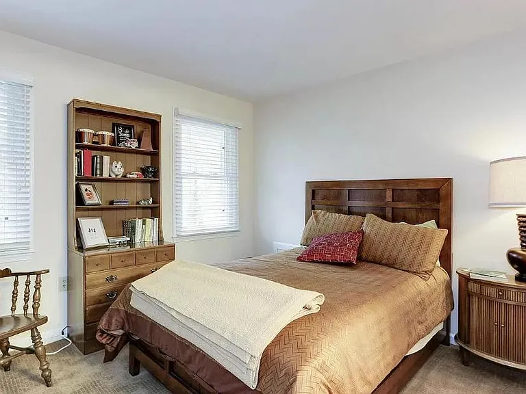 7418 Crestberry Ln — Photo 14