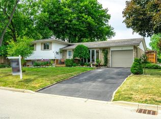 82 Turnbull Rd, Hamilton, ON L9H 3W9