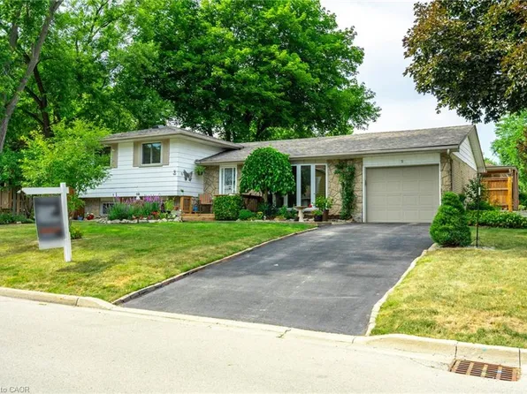 82 Turnbull Rd, Hamilton, ON L9H 3W9