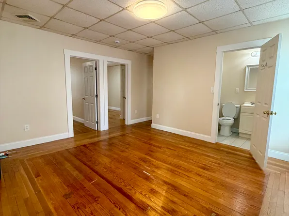 180 Thomas St, Fall River, MA