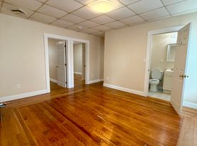 180 Thomas St, Fall River, MA