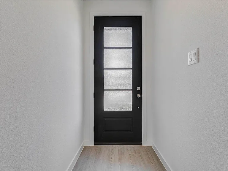 31715 Wild Meadow Dr — Photo 4