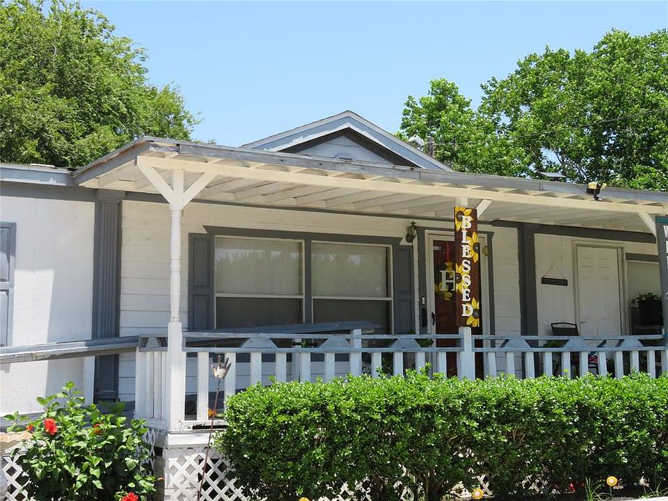 1st image of 806 W 5th St