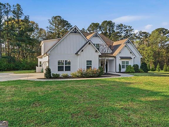2nd image of 1058 Lawshe Rd