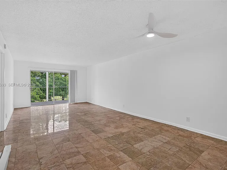 6080 NW 44th St #410 — Photo 2