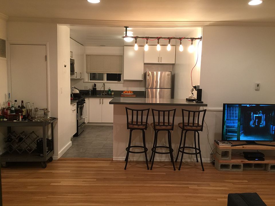 Bar / Kitchen fit for a chef