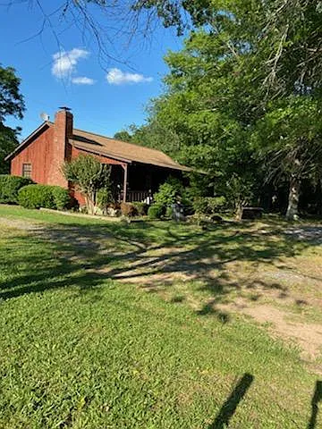 3 bed, 1200 sqft, $1,600 — Photo 2