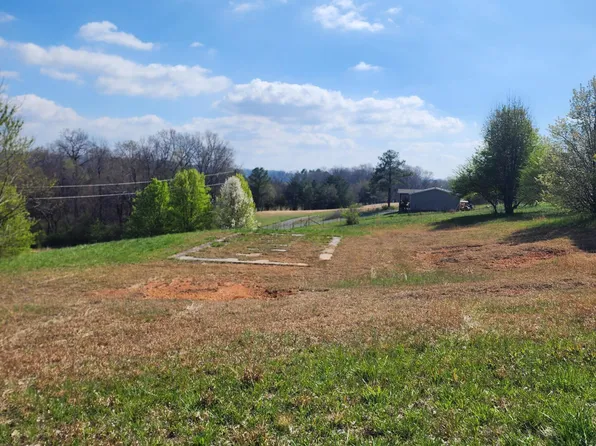 607 Pond Hill Rd #&-4, Niota, TN 37826