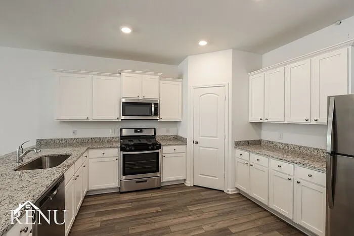 2951 Jackson Smt — Photo 5
