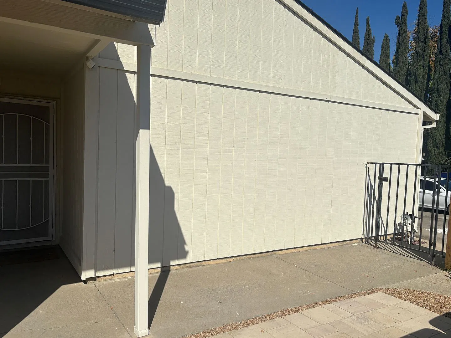 Well Kept Sacramento Halfplex — Photo 3