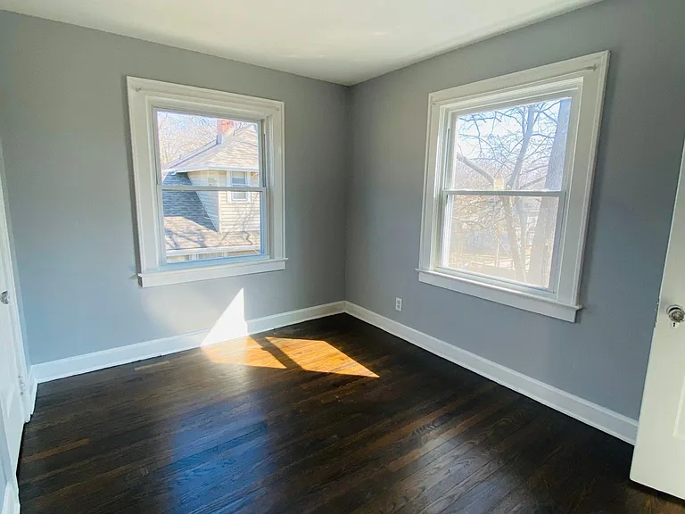 6043 Forest Ave — Photo 8