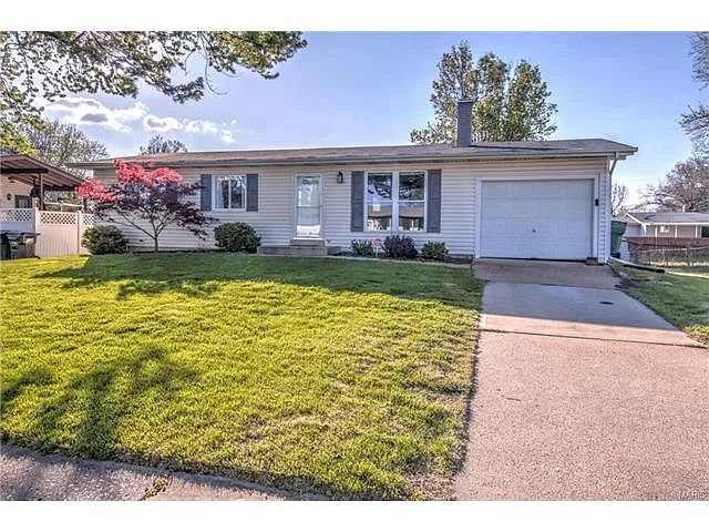 2555 Valley Brook Dr photo 1