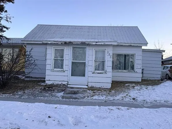 303 N 5th Ave E, Hanna, AB T0J 1P0