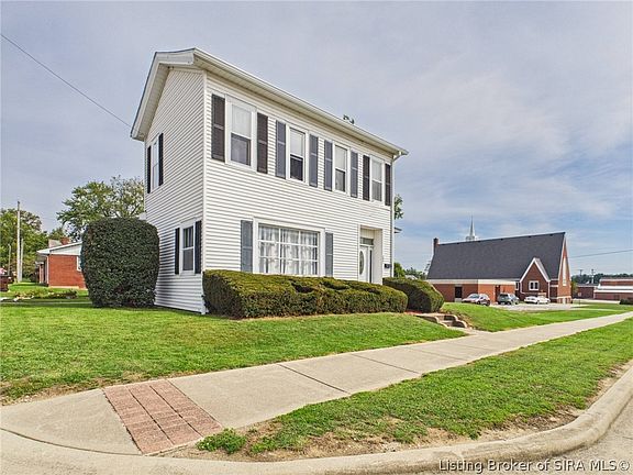 4th image of 221 W Walnut Street