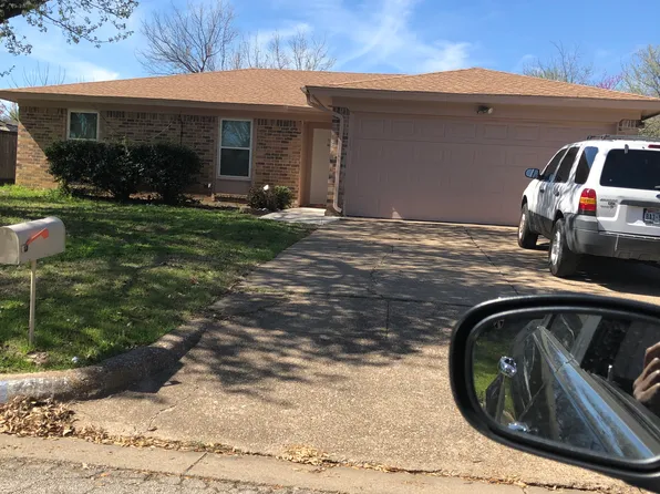 7504 Folkstone Dr, Forest Hill, TX 76140