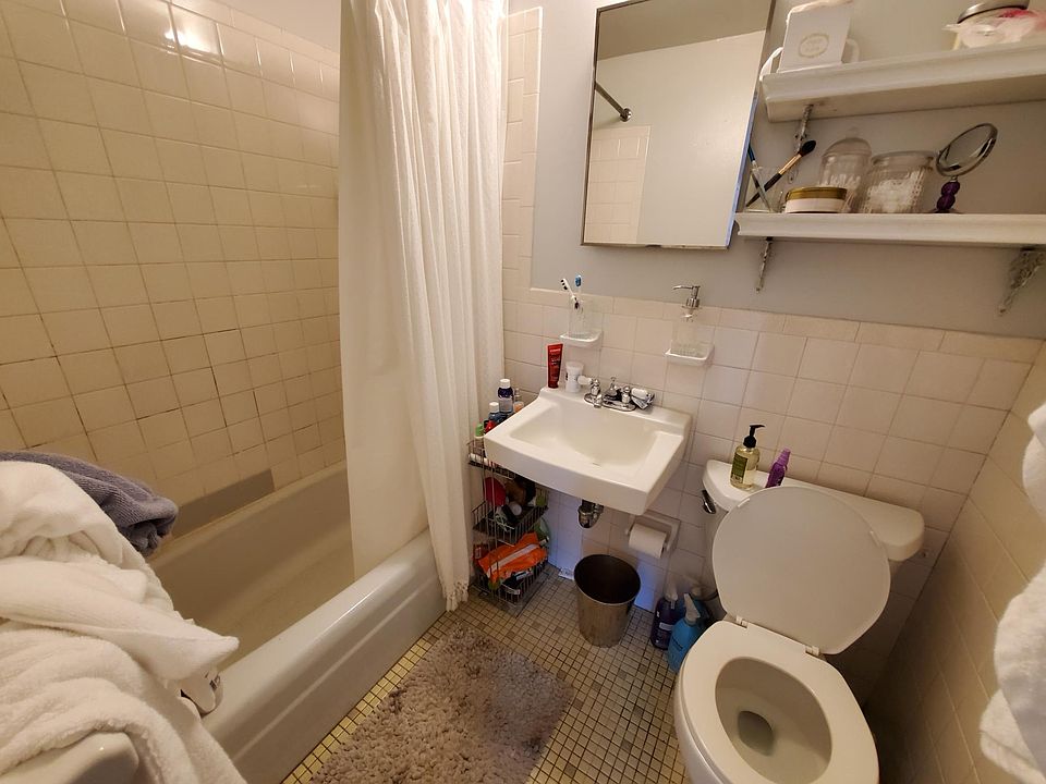 2nd image of 158 Saint Botolph St #4G