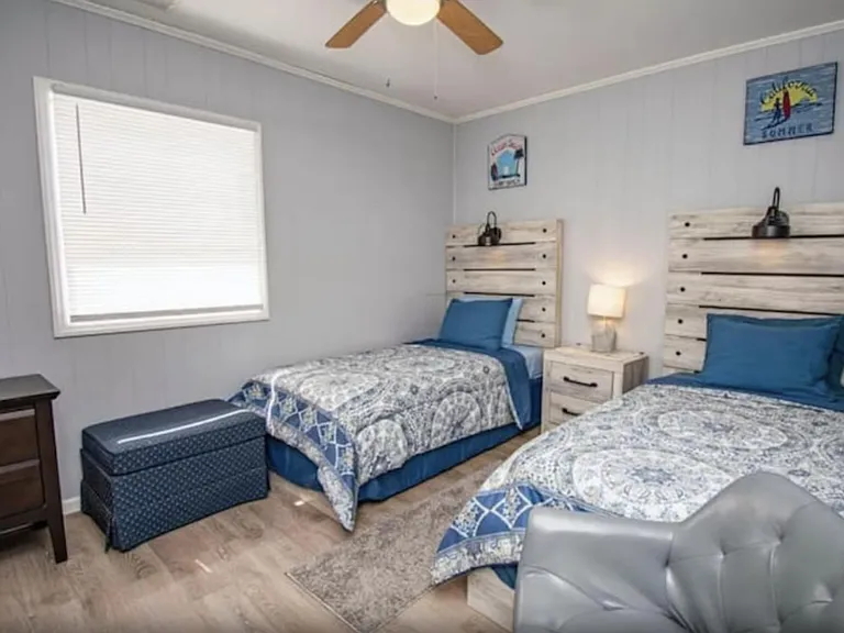 205 Barefoot Ln #B — Photo 11