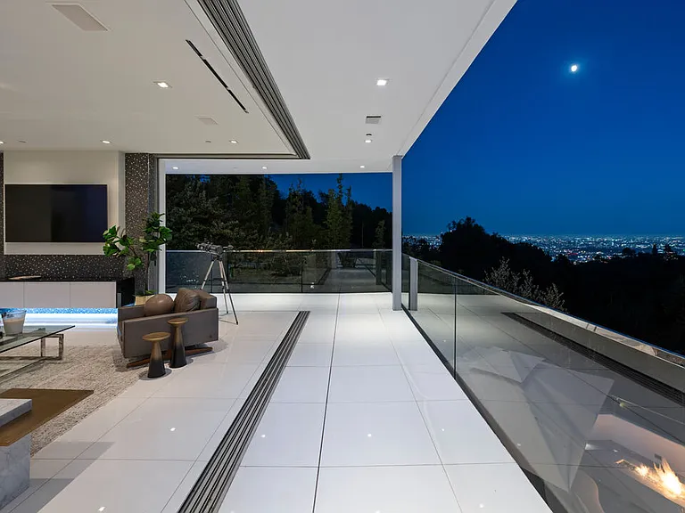 7080 W Mulholland Dr — Photo 12