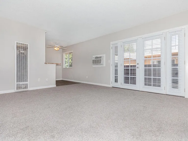 Dorado Plaza Apartments — Photo 50