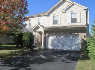 661 Meadowsedge Ln, Aurora, IL 60506