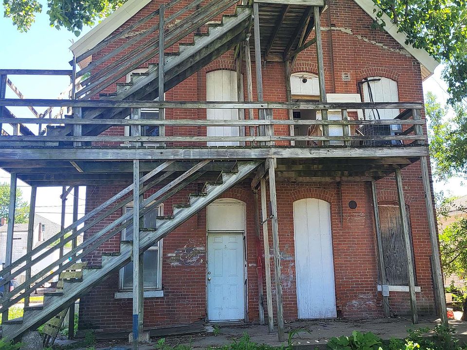 2nd image of 412 S 7th St