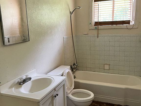 3rd image of 4302 Waters Pl