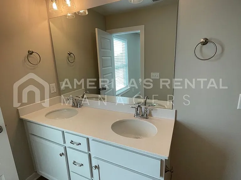 2141 Ellsworth Loop Rd — Photo 17