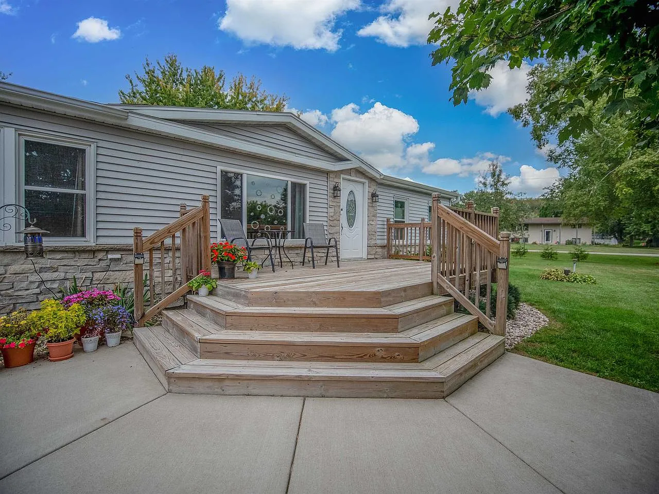 N7377 Malibou Lane photo 1