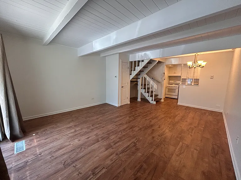 Cora Ave — Photo 2