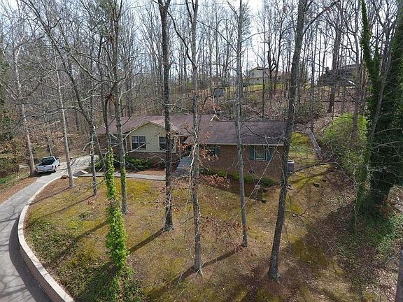 4th image of 8028 Camberley Dr