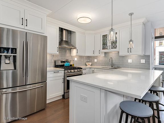 4th image of 1442 S Michigan Ave #B