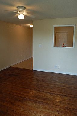 3rd image of 2356 Beverly Ave