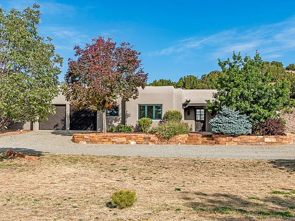 5th image of 10 Heartstone Dr #A & B