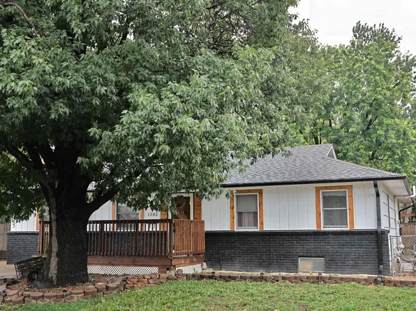 1203 Dover Dr, Salina, KS 67401